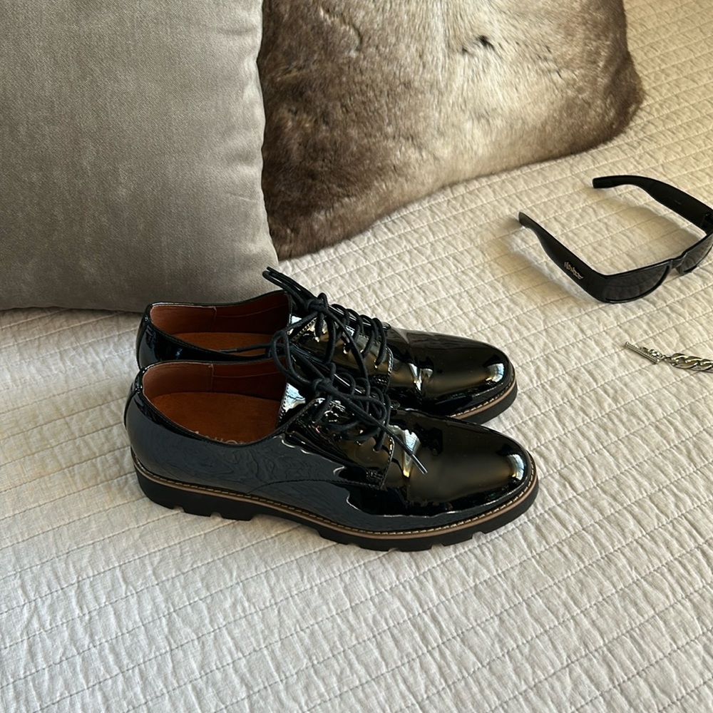 Vionic Adina Black Patent Leather lug lace up Oxfords Women's 9.5